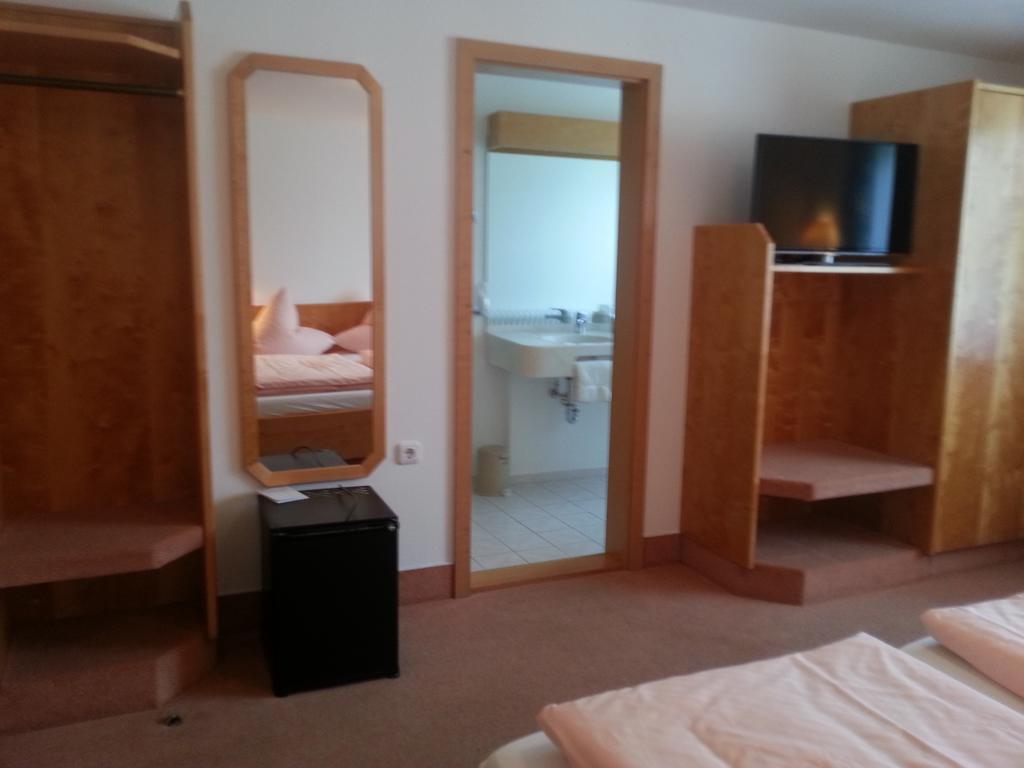 Hotel Seewirt Nonnenhorn Kamer foto