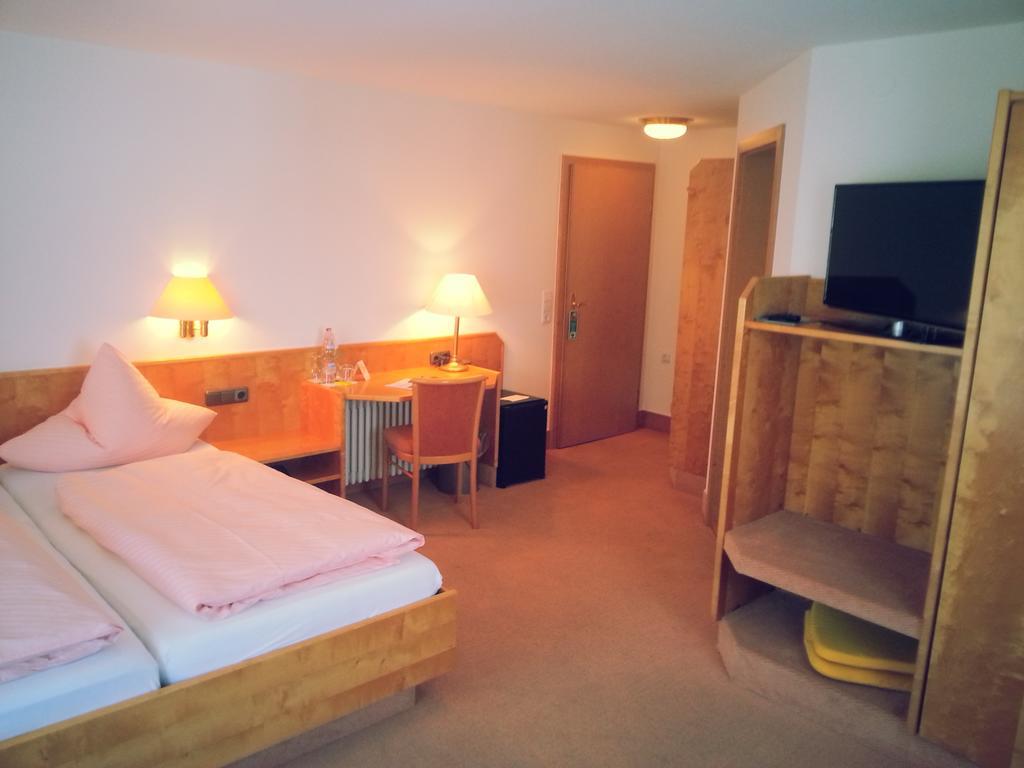 Hotel Seewirt Nonnenhorn Kamer foto